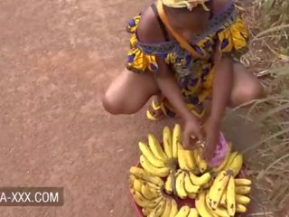 Svart bananen seller dotter förförd för en extraordinary vuxen film